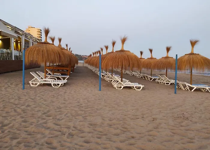 Апартаменти Atico Castillo Primera Linea Playa Фуенхірола