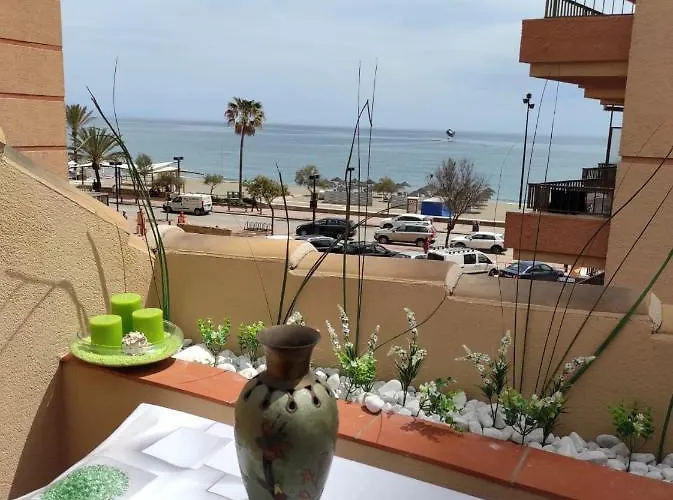 Atico Castillo Primera Linea Playa Фуенхірола