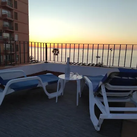 Atico Castillo Primera Linea Playa Апартаменты *