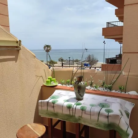 Atico Castillo Primera Linea Playa Daire *