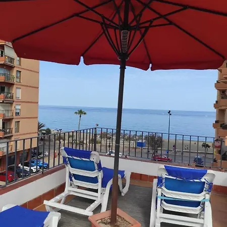 Atico Castillo Primera Linea Playa * Фуэнхирола