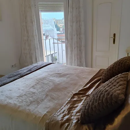 Atico Castillo Primera Linea Playa Фуэнхирола