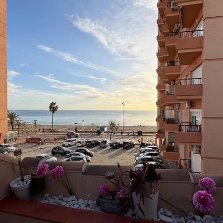 Atico Castillo Primera Linea Playa * Фуэнхирола