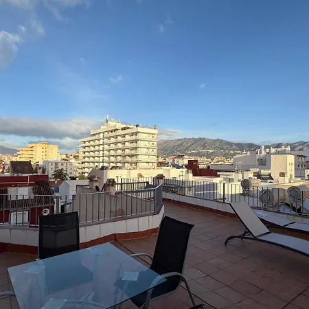 Atico Castillo Primera Linea Playa * Фуэнхирола